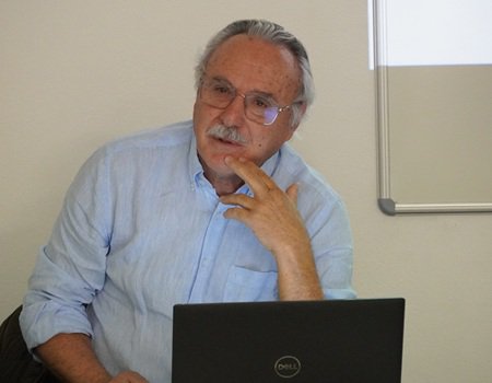 Palestra sobre Fisiologia Vegetal e Biotecnologia